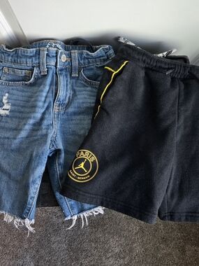 12 Pairs Of Various Shorts Boys Size 6 - 7